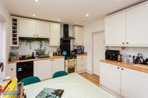 Kitchen- click for photo gallery